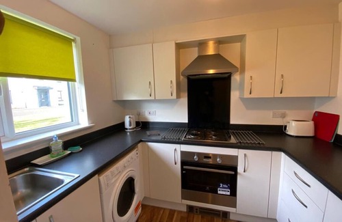 Longcroft Casa | Habitación doble en una nueva propiedad compartida, a 3 millas de Airpo