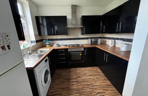 Salford Casa | Double-Bedroom in the Heart of Salford Manchester Perfect for Short Stays GCSW2