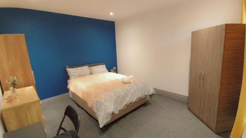 Eccles Casa | Double-Bedroom in the Heart of Eccles Manchester BH4 Perfect for Short Stays