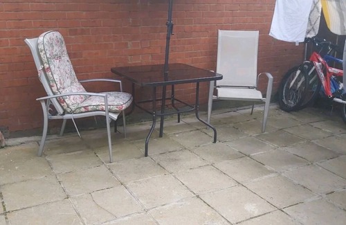 Cricklewood Casa | Double bedroom with ensuite and private entrance