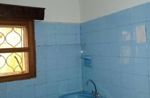 Masindi Cama Y Desayuno | Double BnB Room with Private Bathroom #2