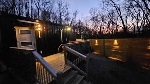 Lexington Otro | Double Container Cabin
