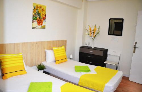 En Corts Casa | Double cozy room. Ruzafa - perfect place to stay