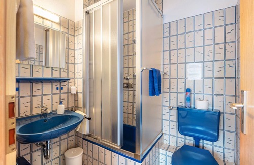 Dachsberg Cama Y Desayuno | Double Room No. 2 with Shared Terrace, Shared Garden and Wi-Fi