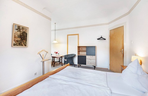 Dachsberg Cama Y Desayuno | Double Room No. 6 with Shared Terrace, Shared Garden and Wi-Fi
