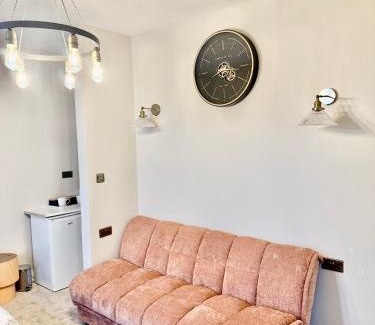 Huddersfield Apartamento | Double Deluxe Centre Apartment- Free Parking - Self Check-In - Cctv