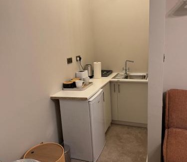 Huddersfield Apartamento | Double Deluxe Centre Apartment- Free Parking - Self Check-In - Cctv
