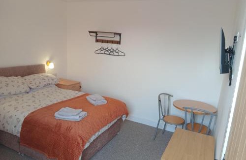 Carlisle Casa | Double Ensuite - City centre homestay - Peterill Room -