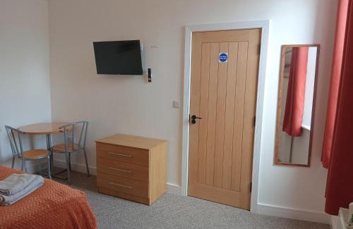 Carlisle Casa | Double Ensuite - City centre homestay - Peterill Room -