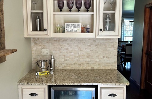Ledgeview Casa | Double Ensuites! 8 min to Lambeau. Attached baths to all bedrooms. Large, clean