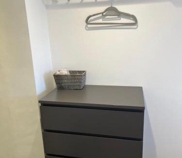 Chessington Casa | Double Guest Room 40 minutes from Central London