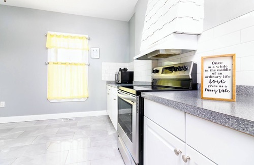 Niagara Falls Casa | Double House Rental – 11Br Perfect For Big Groups