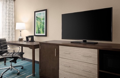 Clovis Hotel | Double Queen Bedroom