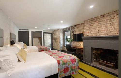 Historic District - North Casa | Double Queen Suite 1st Floor Boutique Hotel