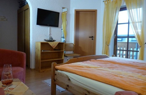 Annweiler am Trifels Cama Y Desayuno | Habitación Doble Balcón - Privatzimmer Gästehaus Heger