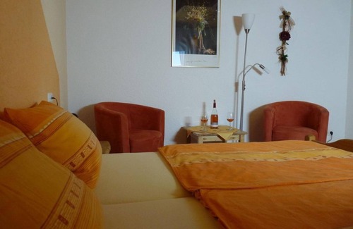 Annweiler am Trifels Cama Y Desayuno | Habitación Doble Balcón - Privatzimmer Gästehaus Heger
