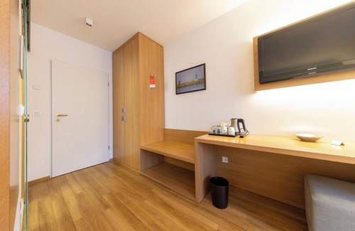 Dorumer Neufeld Apartamento | Double room 111. Cozy and dog-friendly.