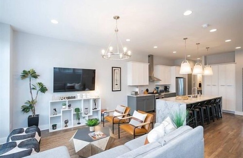 Hadley - Washington Apartamento | Double Rooftop & Skyline Views ~ 10 min to Bway!