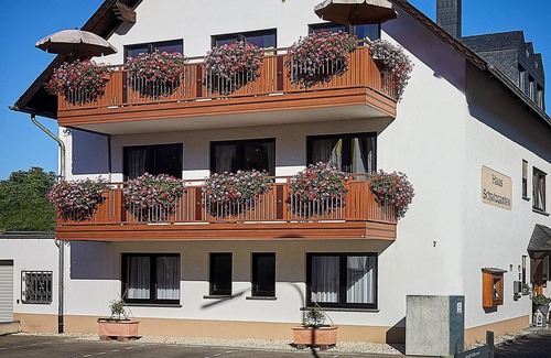 Wolf Cabaña | Double room 4 - guest and wine house Haus Schatzgarten