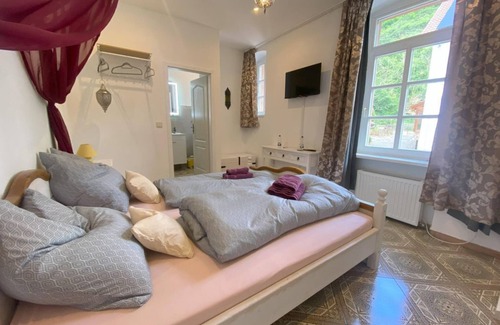 Neuleiningen Cama Y Desayuno | Double room Cassablanca - Felsenmühle Neuleiningen