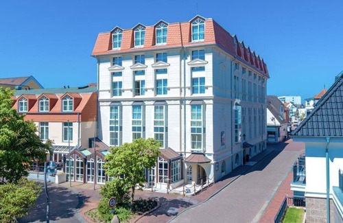 Norderney Casa | Double room, comfort, shower/WC breakfast - Inselhotel Vier Jahreszeiten