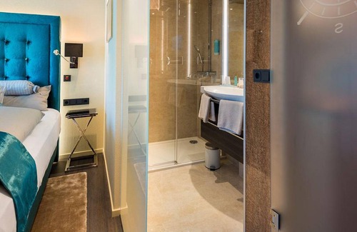 Muelheim Hotel | Hotel ∙ Habitación doble, ducha, WC, vistas al río