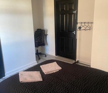 Leicester Casa | Double Room & Ensuite in Glenfield