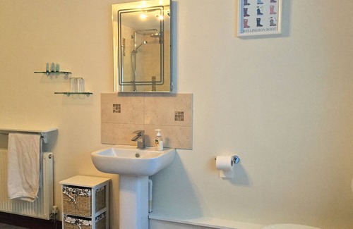 Kenn Otro | Habitacion Doble-Baño en la habitacion-Small