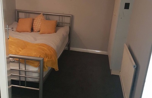Townfield Casa | Double Room Free WIFI - Close to Central London & Heathrow Airport