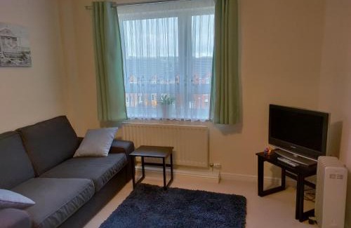 Northampton Casa | Double Room in a Top Floor Shared Apartment