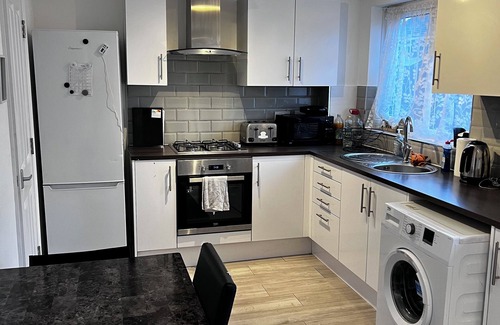 Perry Vale Casa | Double room, in clean, neat shared house.