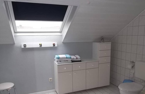 Anschau Apartamento | Habitación doble (en el sótano) con baño / aseo compartido - Ferienwohnung Familie Schmitz