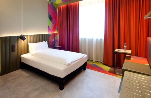 Parndorf Casa | Double room, shower, toilet - ibis Styles Parndorf Neusiedler See