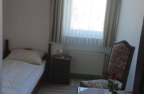 Enkirch Cama Y Desayuno | Double room, shower, WC - Gasthaus zum Weinstock