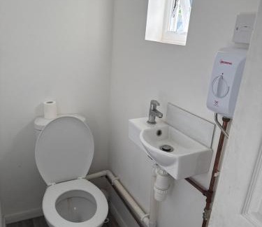 Stonecot Casa | Double Room studio For Guest in Sutton