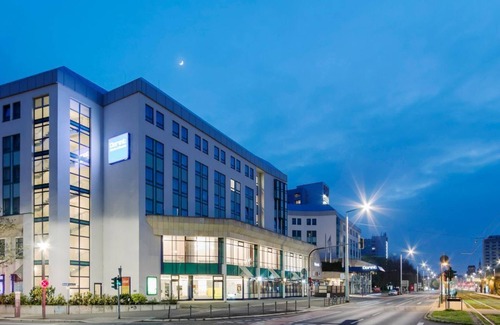 Pirnaische Vorstadt Casa | Double room Superior, walk-in shower - Dorint Hotel Dresden