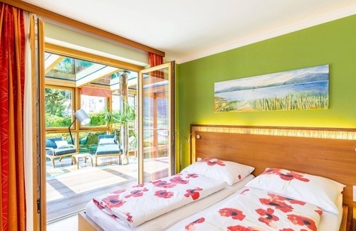 Fuschl am See Cama Y Desayuno | Habitación doble "Nuss" con balcón y cama supletoria - Haus Bergblick