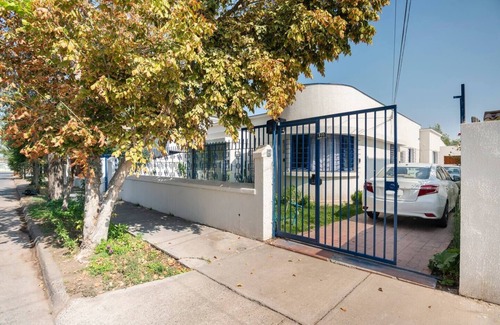 Nunoa Casa | Double room with garden view - 2 twin beds. Pet friendly, free parking