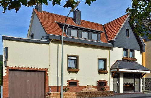 Glosingen Apartamento | Double room with shared shower no. 1 and 2