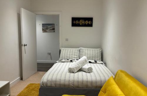 Woolwich Riverside Casa | Double room with shares bathroom