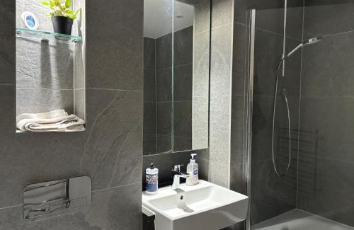 Woolwich Riverside Casa | Double room with shares bathroom