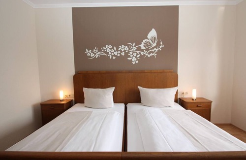 Plutscheid Cama Y Desayuno | Double room with shower/WC - Gasthaus-Pension-Rest. Bucket