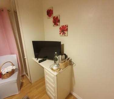 Thames Casa | Double size and Single room in Barking