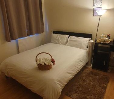 Thames Casa | Double size and Single room in Barking