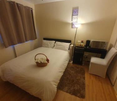 Thames Casa | Double size and Single room in Barking