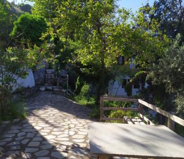 Tsagarada Apartamento | Double studio room in front of the sea