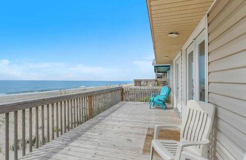 Oak Island Casa | Double T By The Sea by Oak Island Accommodations