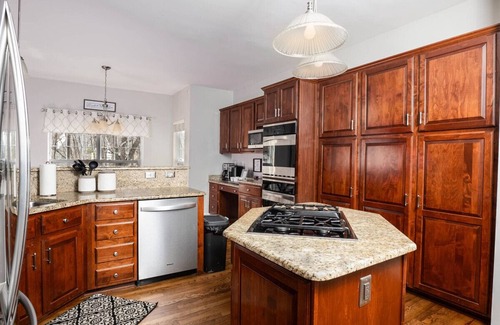 Charlotte Casa | Double the Fun | Sleeps 24 | Two Homes