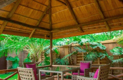 Arusha Casa | Double View Mountain Lodge - Lion Room