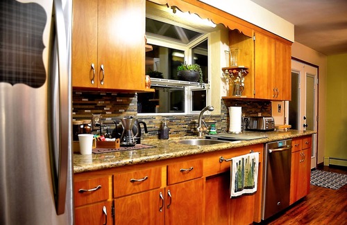 Tumwater Casa | Double Vision 4 Br 2.5 Ba home with WiFi, AC near Tumwater HS